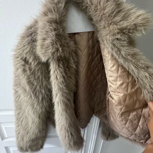 Luxurious Faux Fur Women's Jacket - Tan